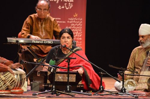 Rekha-Surya-performing-at-Faiz-Am n-Mela-2014.jpg4 