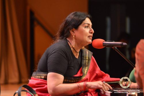 Rekha-Surya-performing-at-Faiz-Am n-Mela-2014